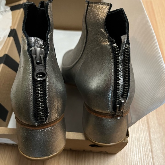 Mafalda silver boots size 39 UK 8US - Picture 9 of 10